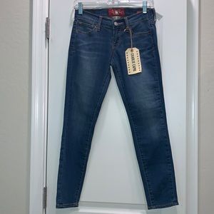 LUCKY BRAND SIZE 00 NWT CHARLIE CAPRI JEANS
